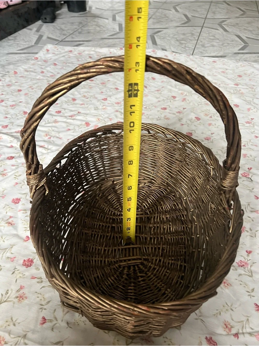 Woven Brown Decorative Willow Picnic Basket with Handle